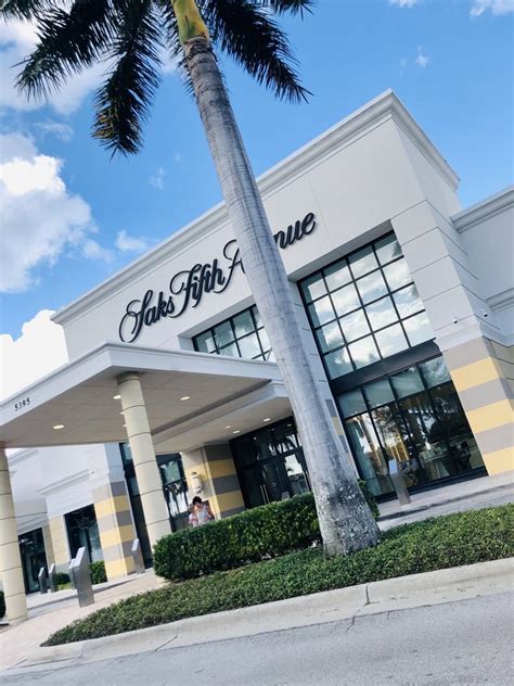 DIOR, 5395 Tamiami Trl N, Naples, FL 34108, US 